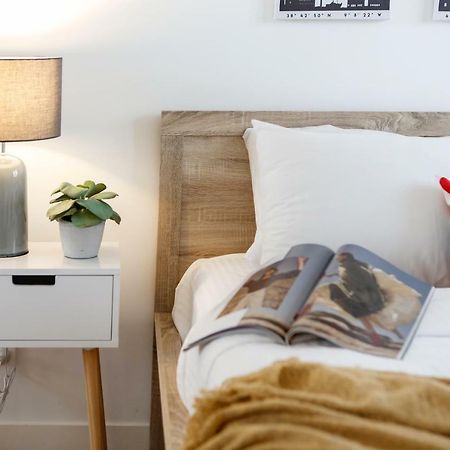 Heart Of Highett Apartment By Ready Set Host Melbourne Exterior foto